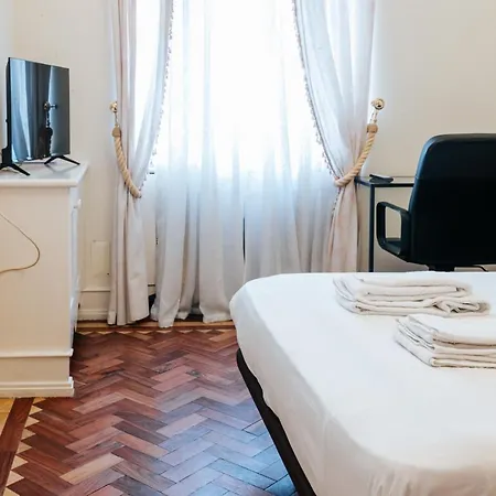 Double Bed Av Da Republic Лісабон